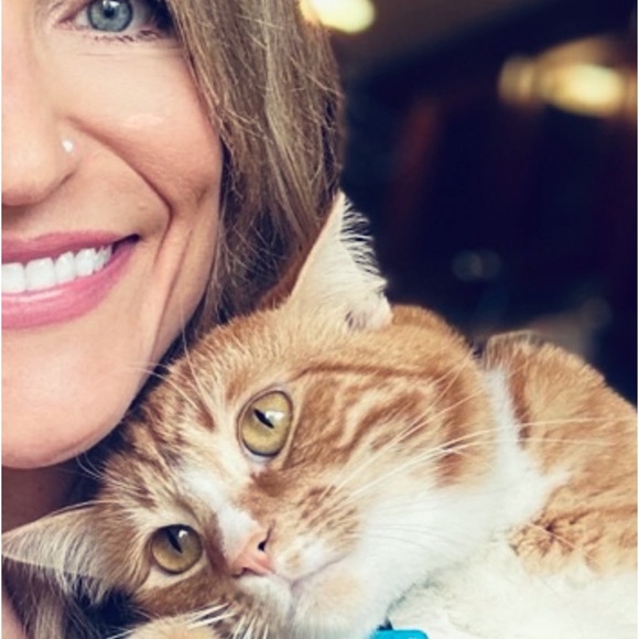 Meet your Posher, Sara - Picture 3 of 3